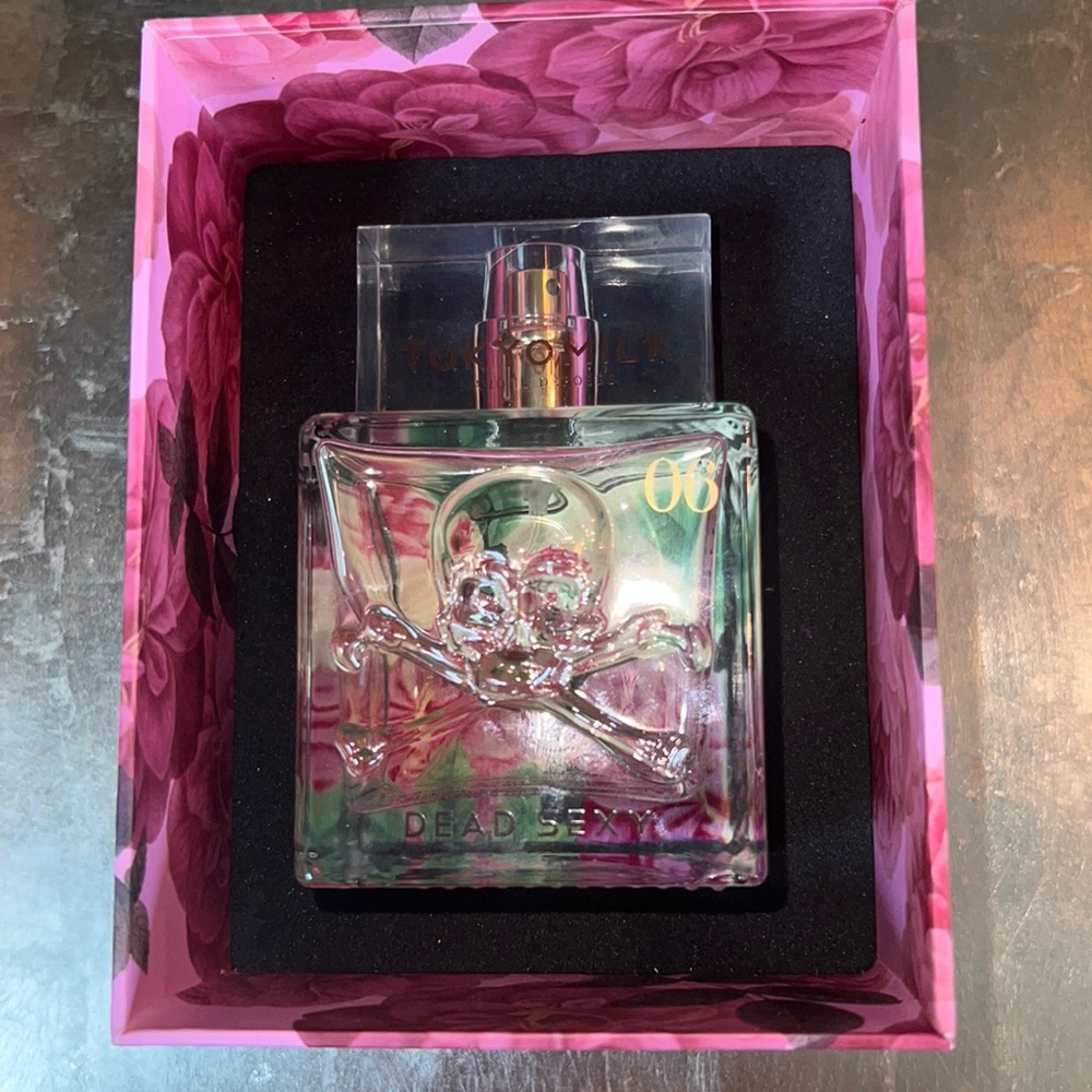 Tokyo Milk Dead Sexy travel candle-4oz--NEW, but sweaty-see pix-3 available - Picture 15 of 15